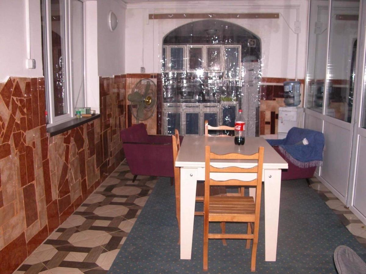 Guest House Oasis - Tvishi 외부 사진