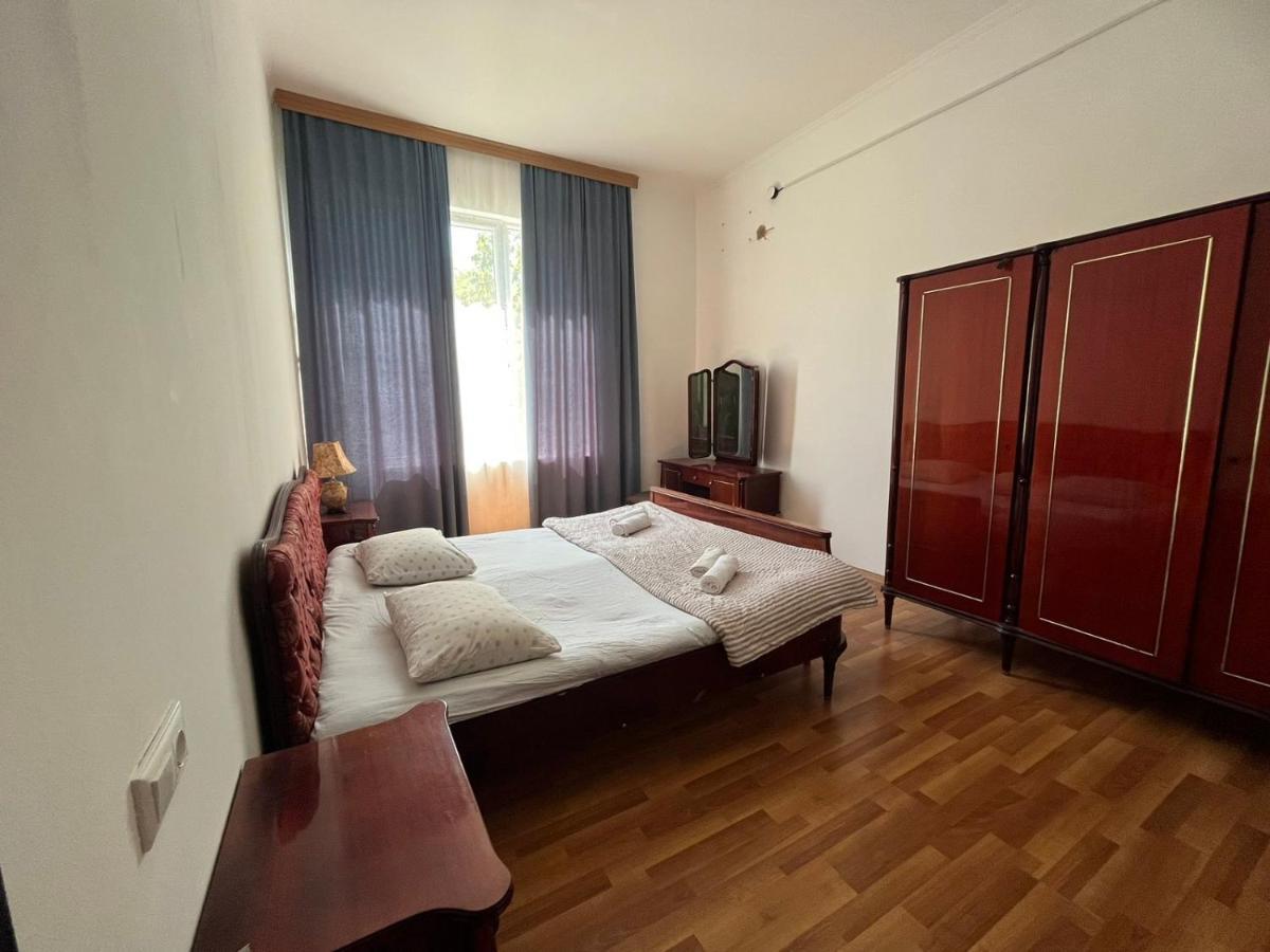 Guest House Oasis - Tvishi 외부 사진
