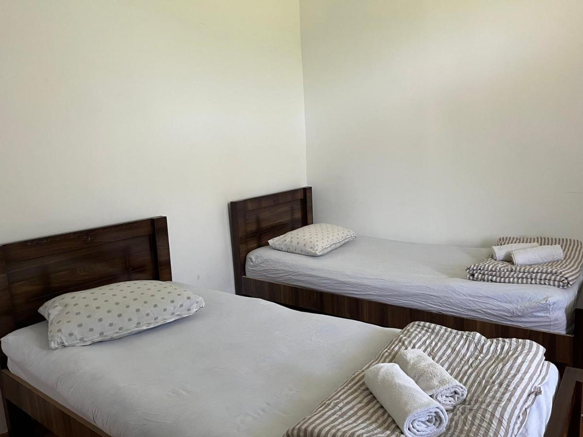Guest House Oasis - Tvishi 외부 사진