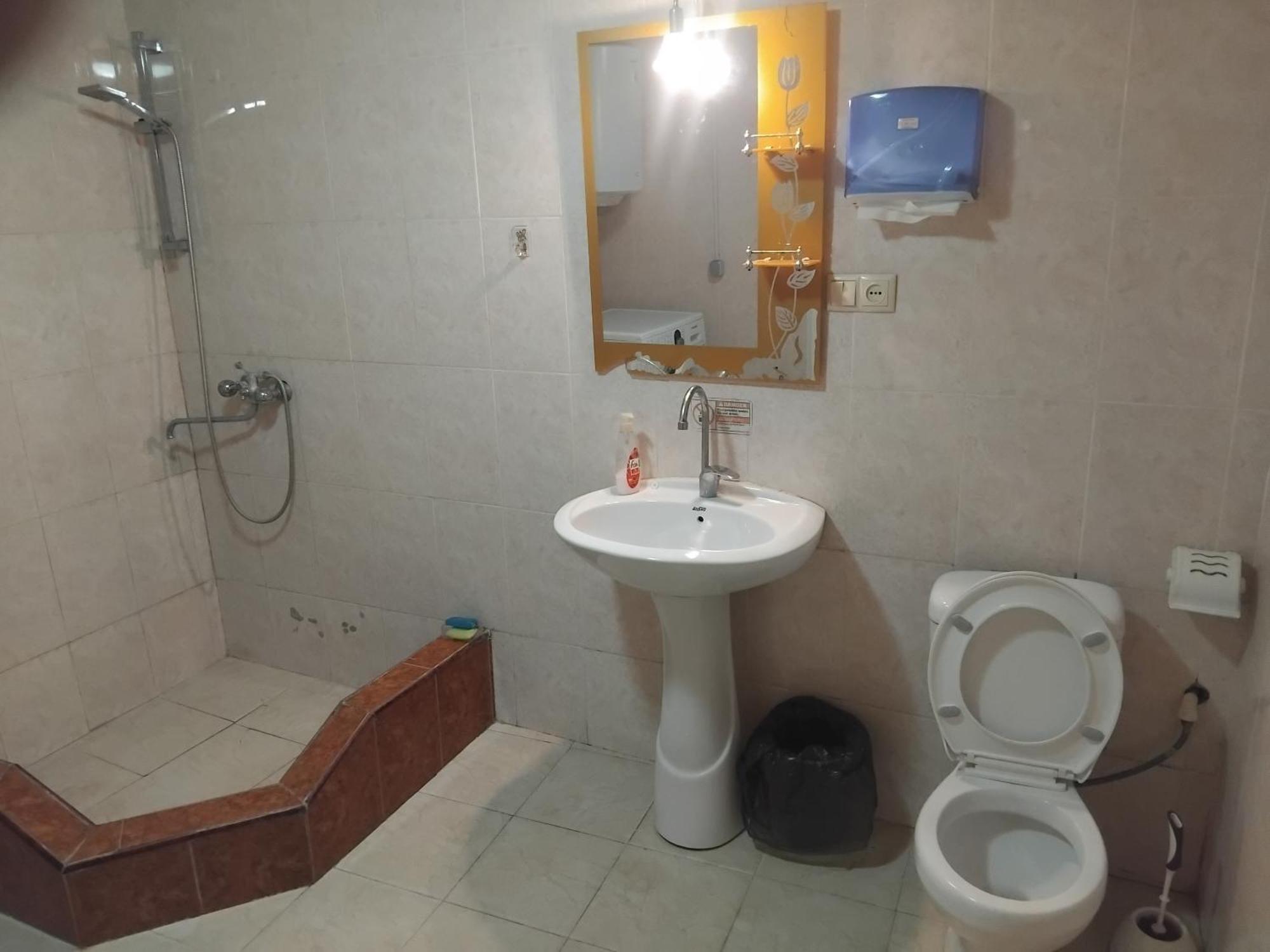 Guest House Oasis - Tvishi 외부 사진
